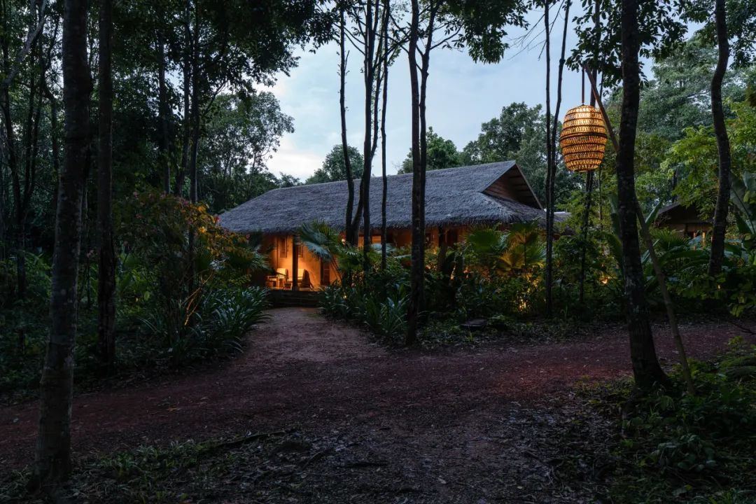 现代茅草建筑 | 传统工艺的当代新生-32