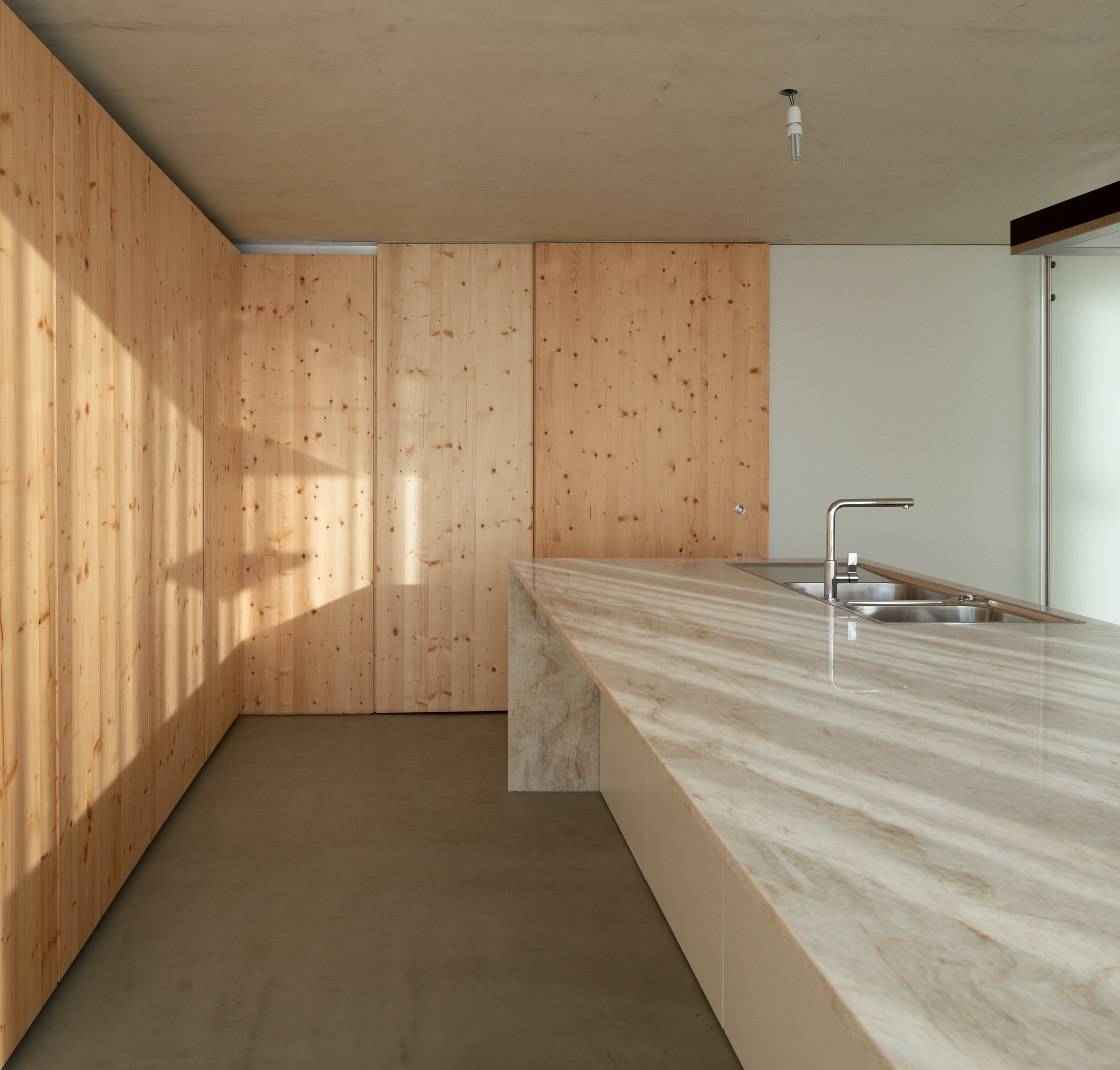 瓦拉达雷斯的房子丨葡萄牙丨Correia,Ragazzi Arquitectos-29