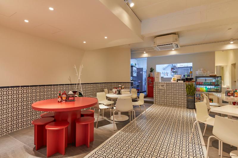 趣味十足，25 平米 TACOROCO 咖啡馆的温馨设计-4