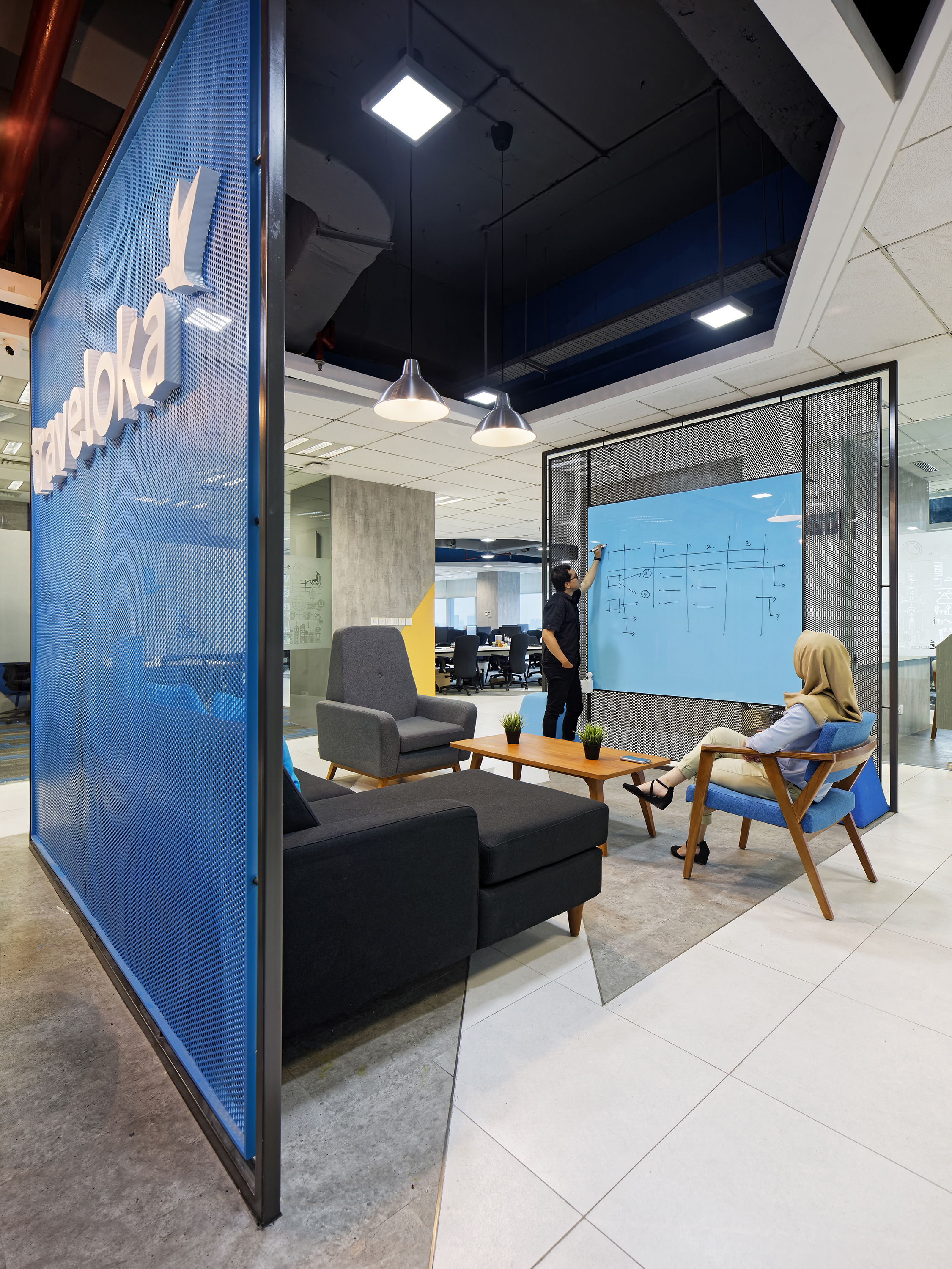 斜线工业风，打造灵动办公空间-36