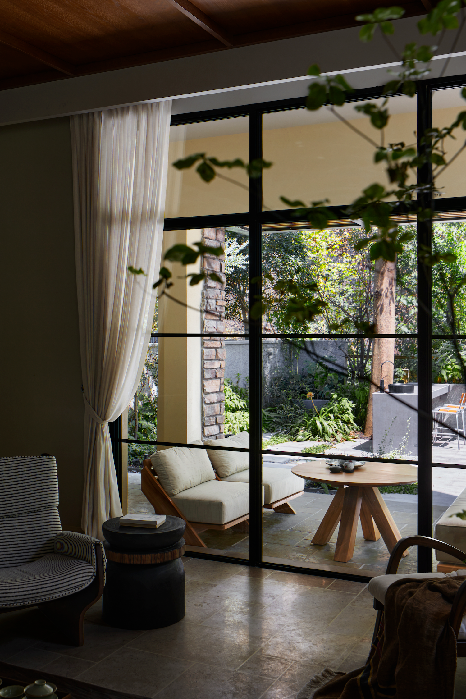 新作｜周子鉴：重庆1000㎡私宅，绿意盎然，如入画中-1