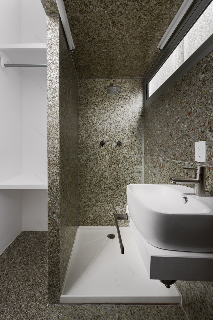 Temporary Pavilion for Healthcare Workers / Revolution-23