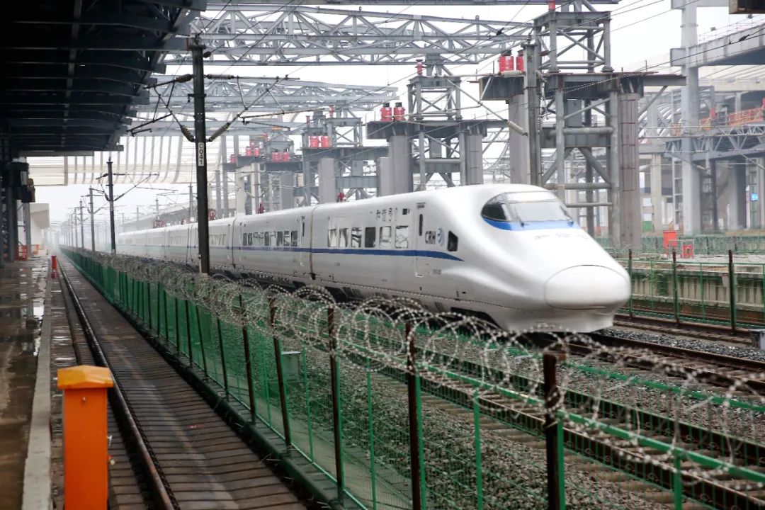 全球首例，创四项世界纪录！庐山站首次顶推成功-19