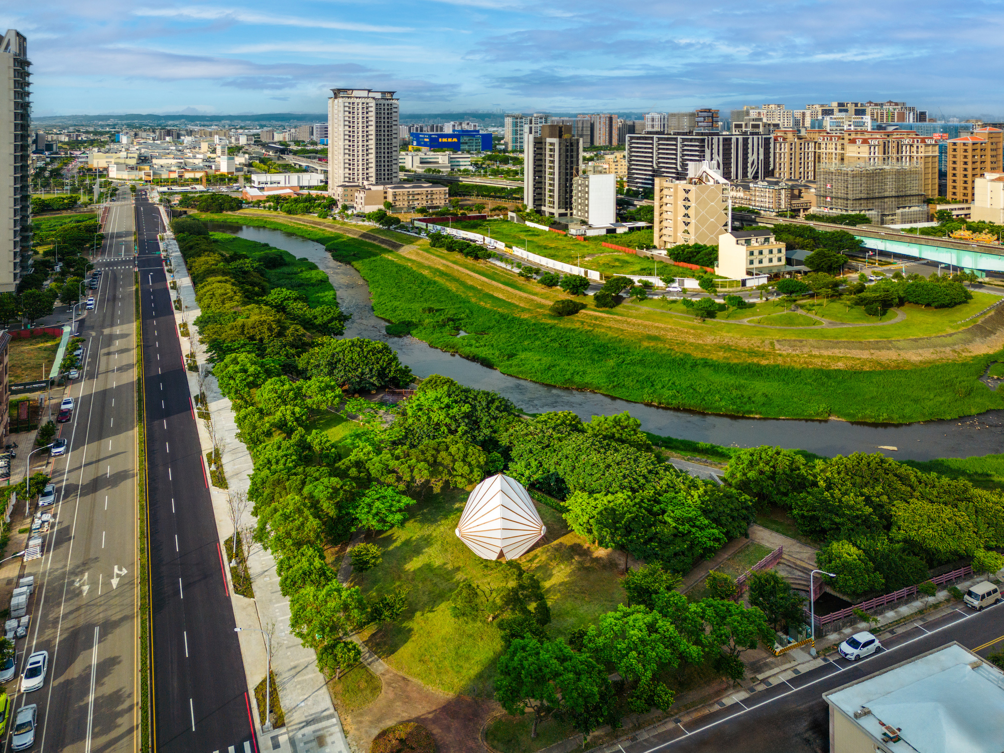 All Together Under the Umbrella / Cheng Tsung FENG Design Studio-9