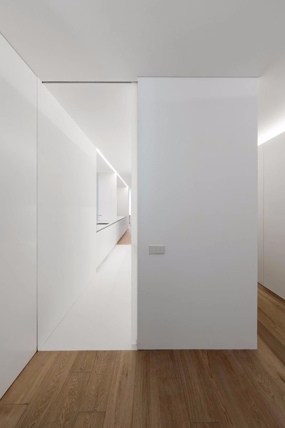 120平米的极简白公寓，用上灯带更美了！-25