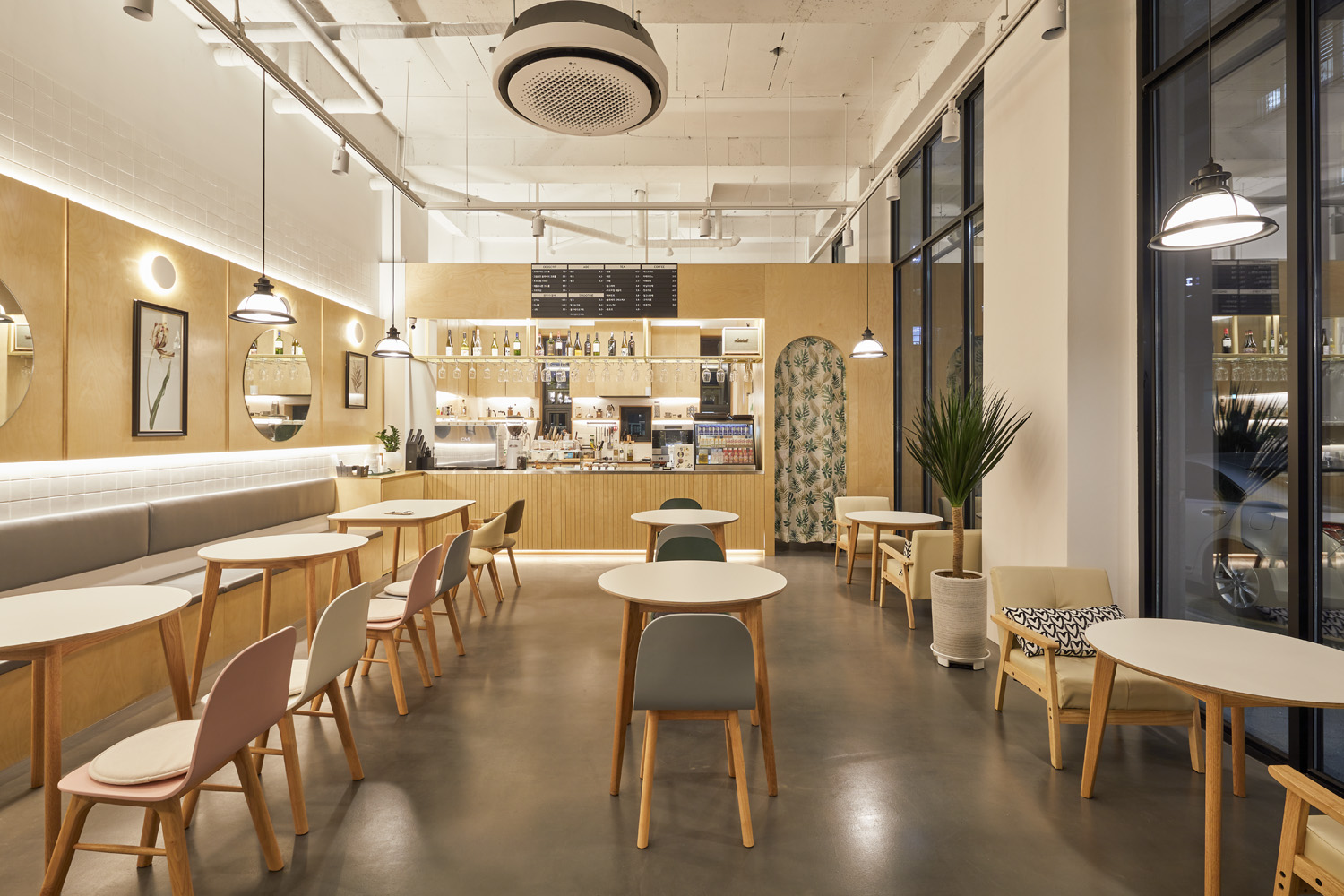 20 平米现代简约咖啡厅设计 | 温馨白与质感原木-4