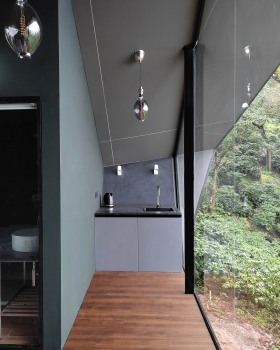 最小的现代化预制小屋丨Spasm,DDAA