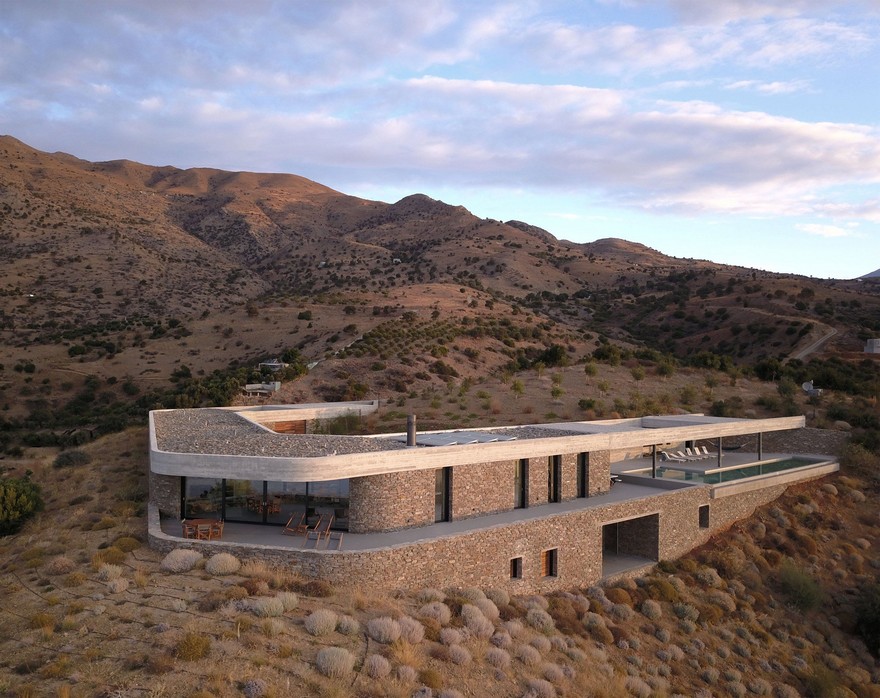 Ring House is an Oasis in a Beautiful But Very Demanding Environment-10