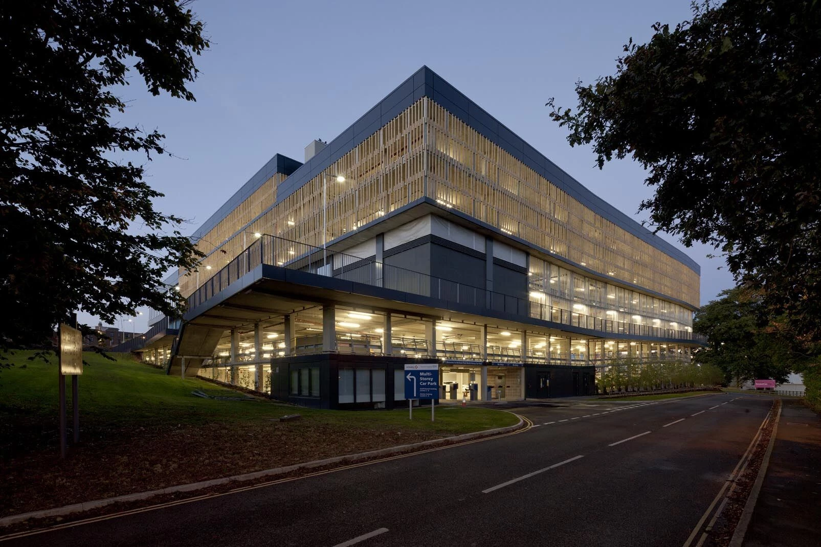 伯彻姆公园多用途服务中心-18