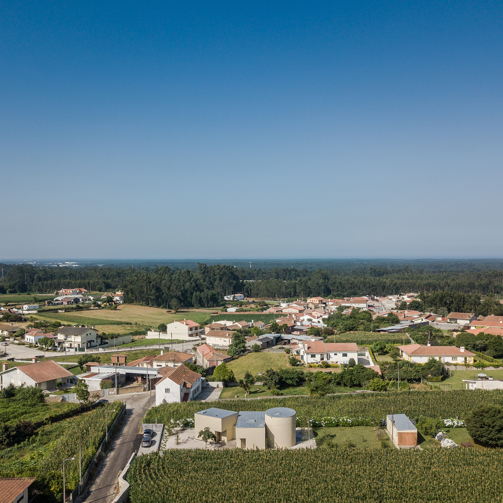 田野间的办公楼，葡萄牙 / Nelson Resende Arquitecto-72