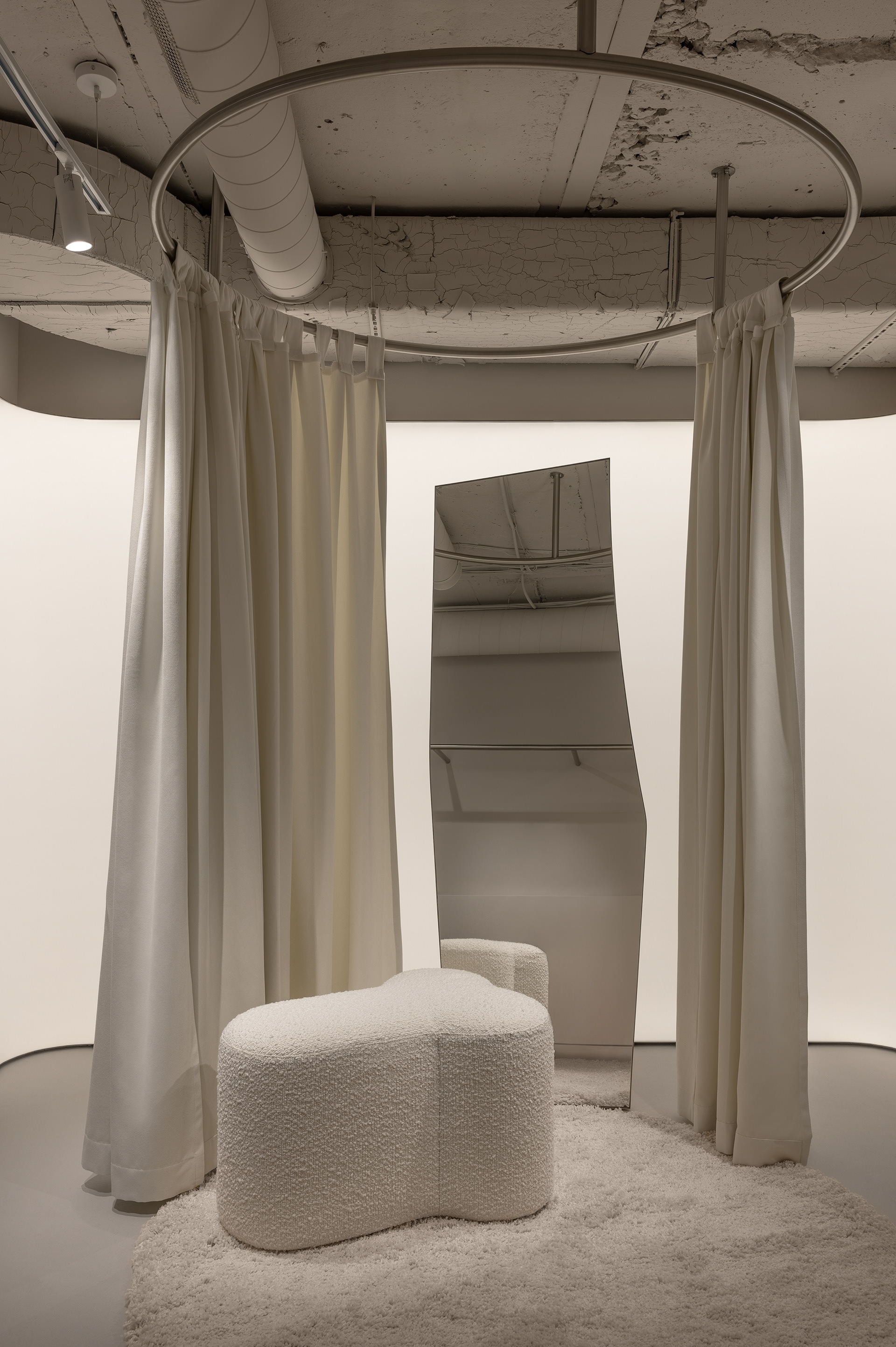 室内展厅丨乌克兰基辅丨Sofiia Hupalovska,Nataliya Stukonog-53