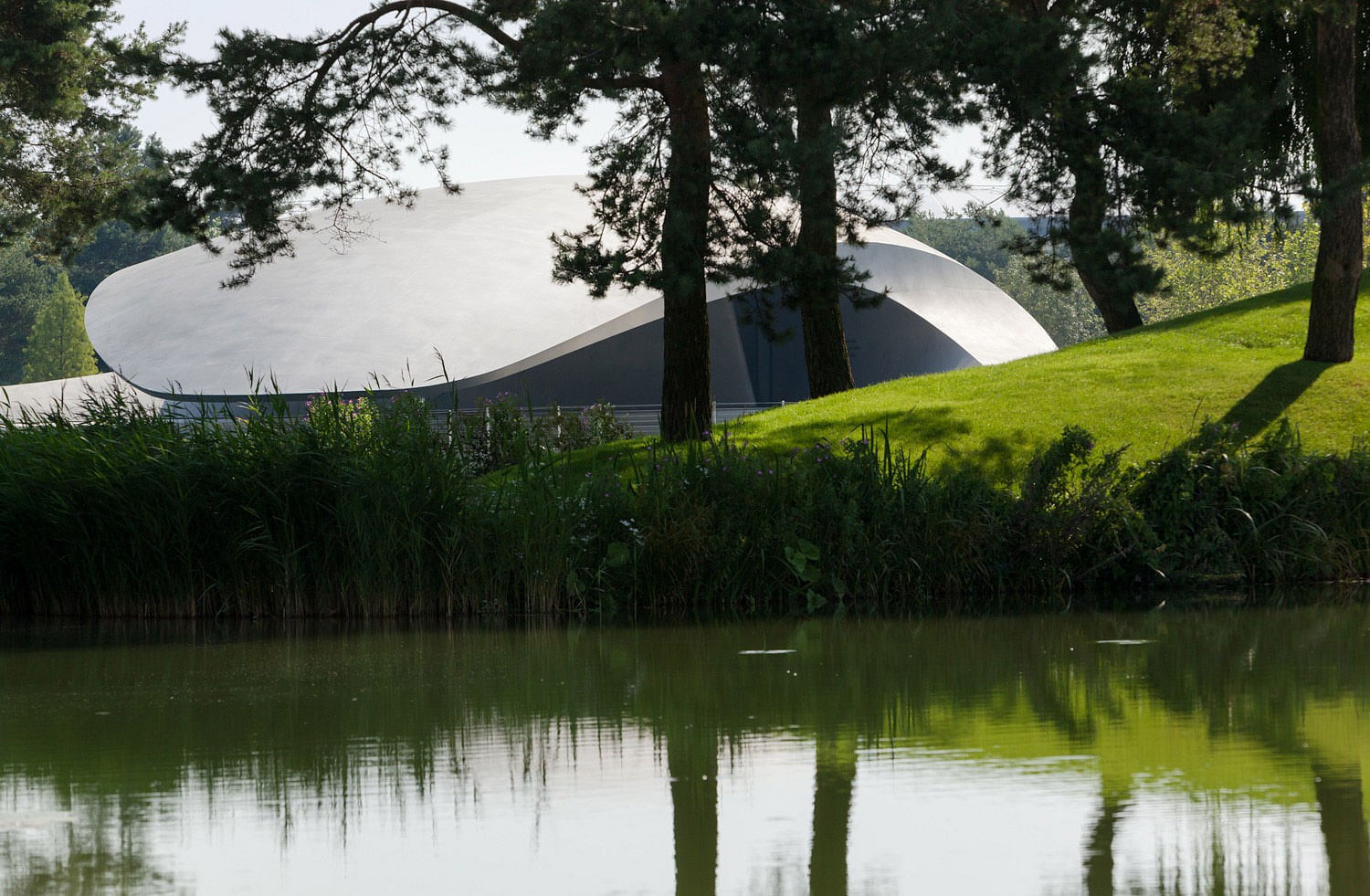 德国沃尔夫斯堡汽车城保时捷展馆丨德国 HENN Architekten-17