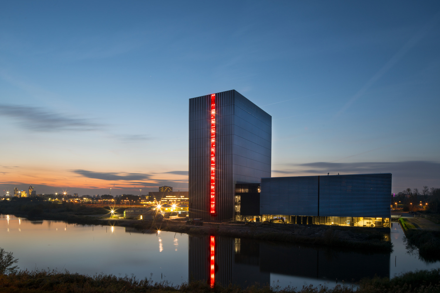 Datacenter AM4  Benthem Crouwel Architects-38