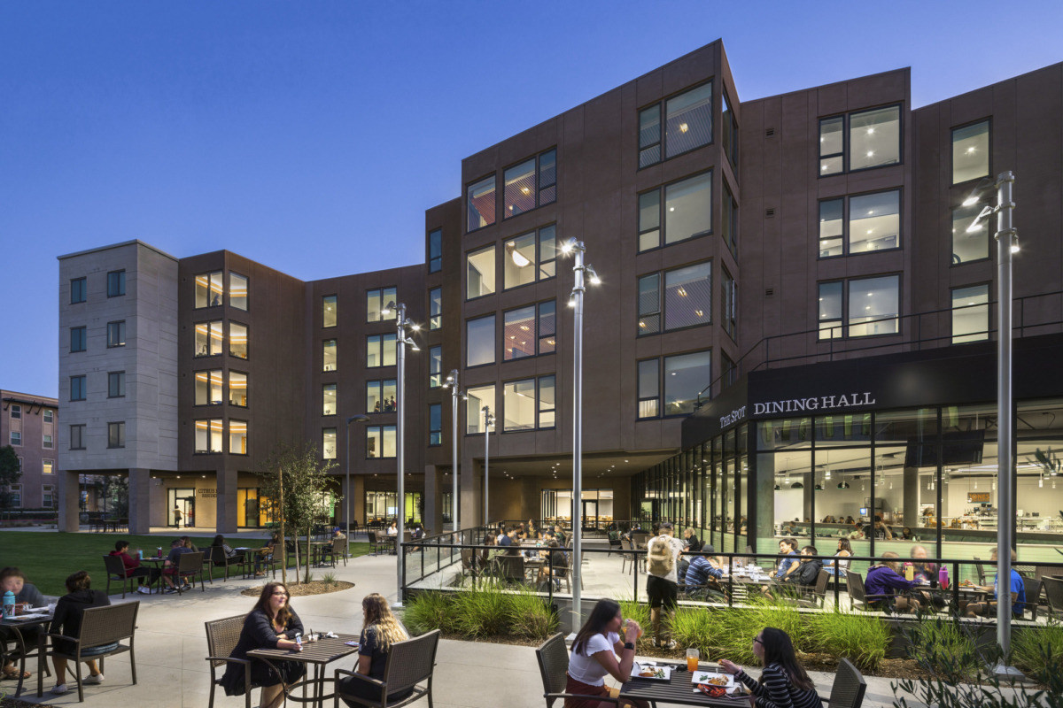 加州大学拉文分校·Citrus Hall & The Spot Dining Hall-17