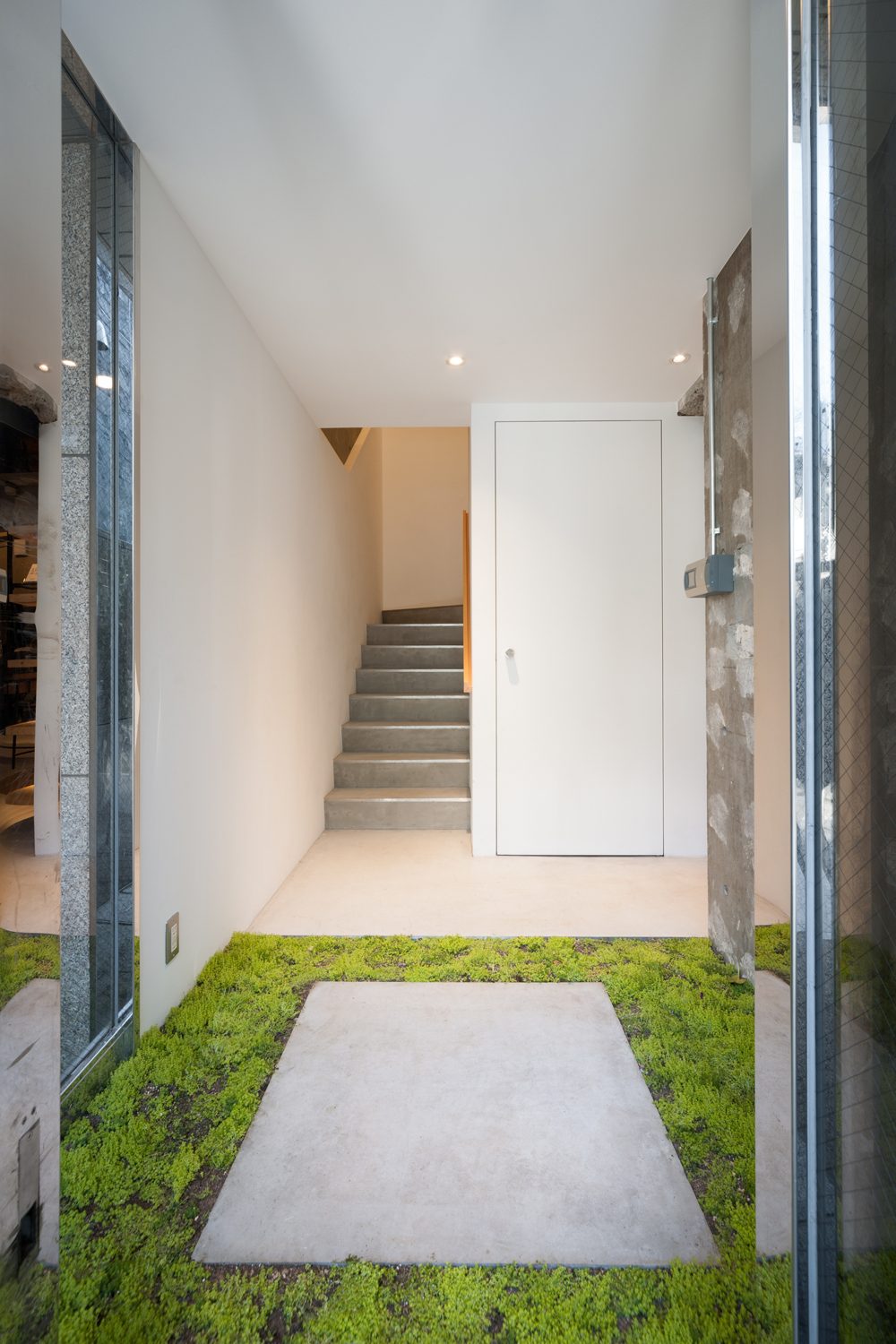 鳄鱼东京表参道

注：crocodile常见意为鳄鱼，Tokyo是东京，Omotesando是东京著名的表参道这里推测可能是指鳄鱼品牌在东京表参道的相关事物 丨日本京都丨FDS（照明设计）-27