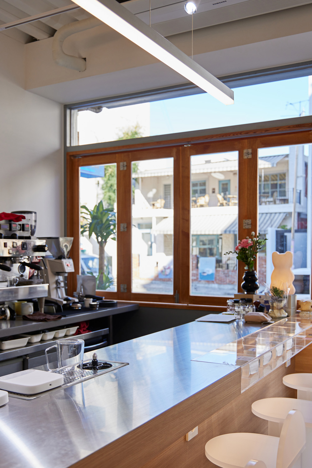 白色与木质 | 11 层奢华公寓的精致内饰-8