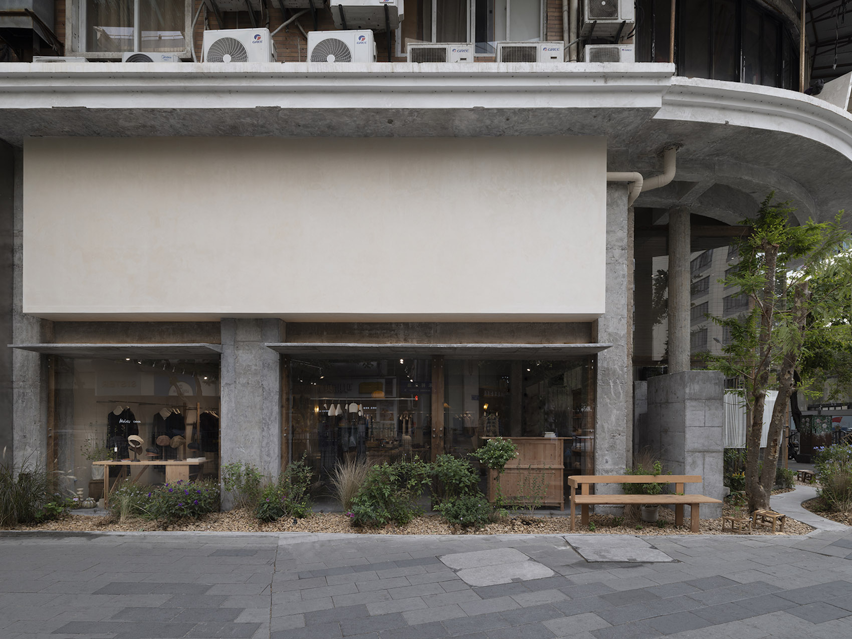 MSLAN corner 服装店丨中国厦门丨退化建筑-4