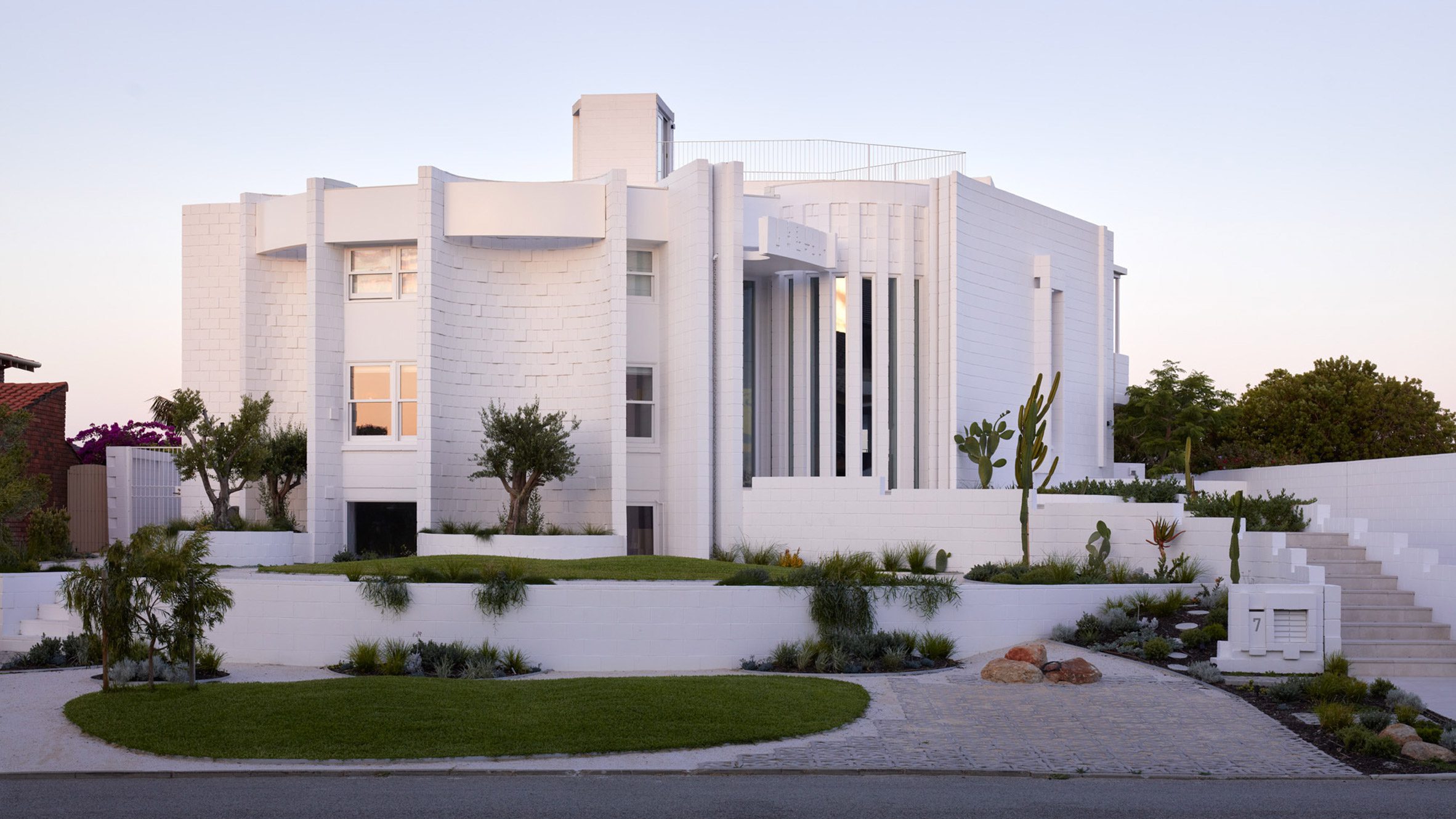 Mark Jeavons and Ohlo Studio restore 1970s home in Australia-0