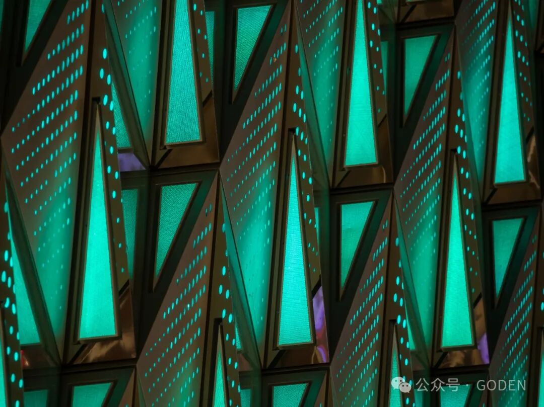 設計師分享|城市封面焕然一新-武汉世界城广场幕墙灯光升级-31