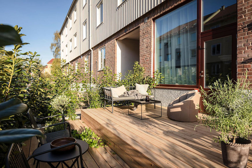 哥德堡带独立入口和露台的时尚公寓-28