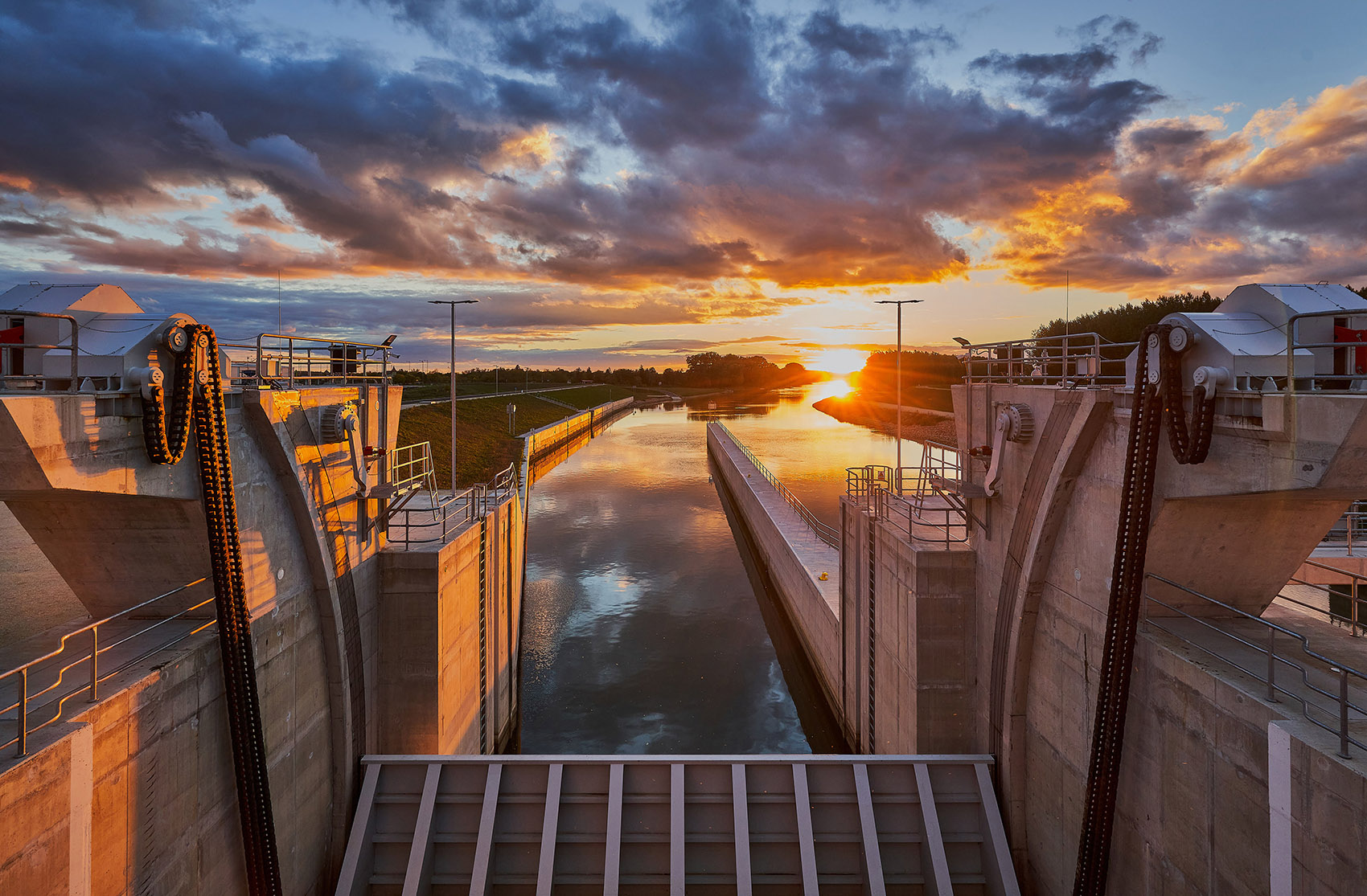 匈牙利 MosoniDanube 防洪闸门控制大楼丨TÉRHÁLÓZAT-45
