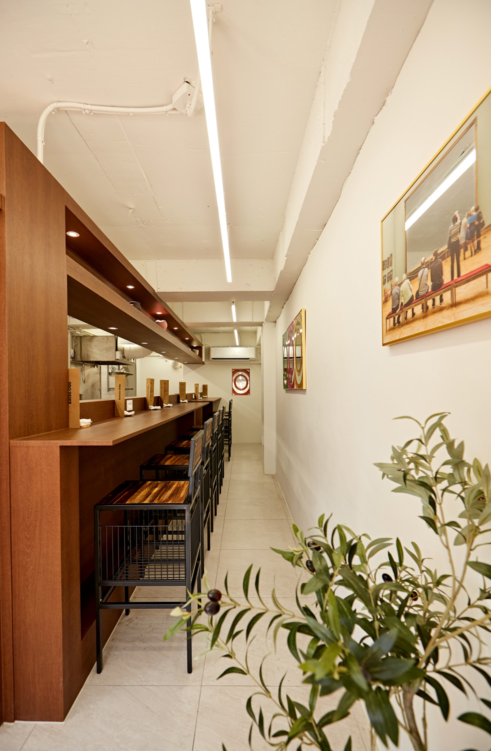 白色与木质的极简设计，打造 11 平的小户型公寓-7