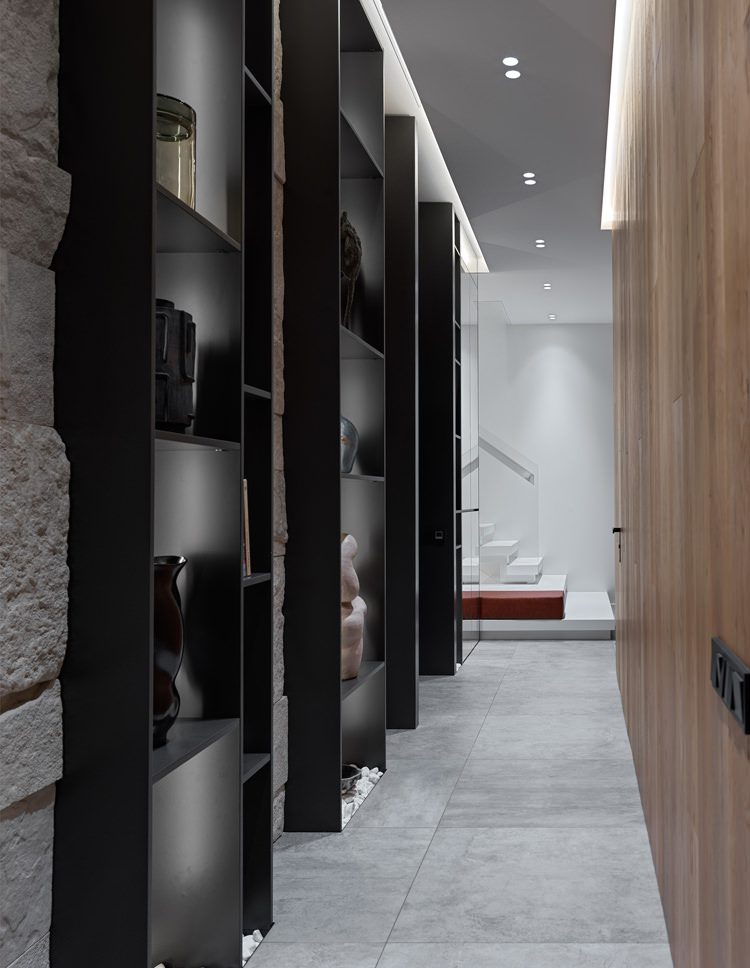 带空中楼梯和石墙的两层公寓设计丨俄罗斯莫斯科丨Design Rocks工作室（叶夫根尼·希洛夫,伊利亚·叶罗舍维奇）-35