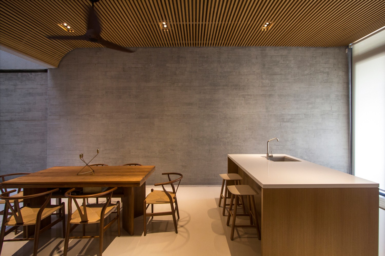 新加坡楔形屋顶混凝土住宅-7