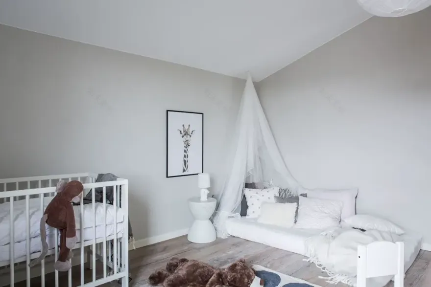 深色调木质大宅,演绎同色系搭配魅力-25