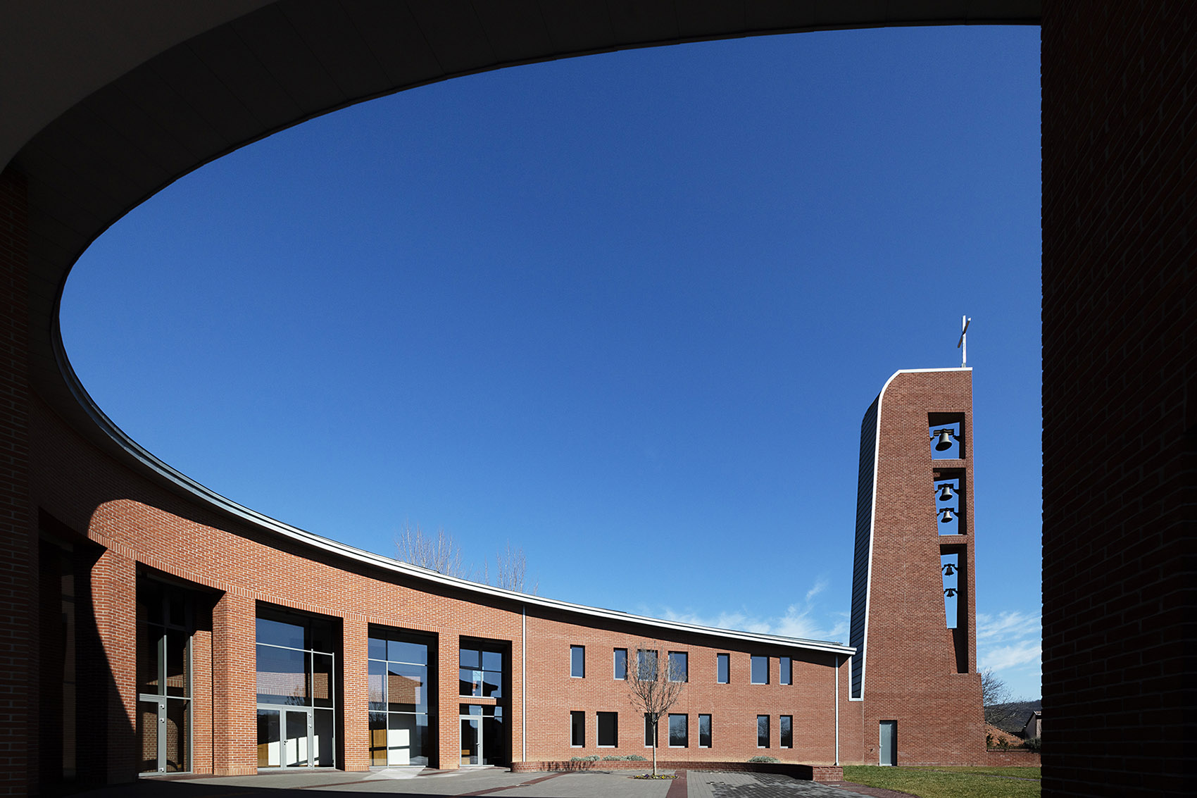 约翰·保罗二世教堂,匈牙利 / Robert Gutowski Architects-3