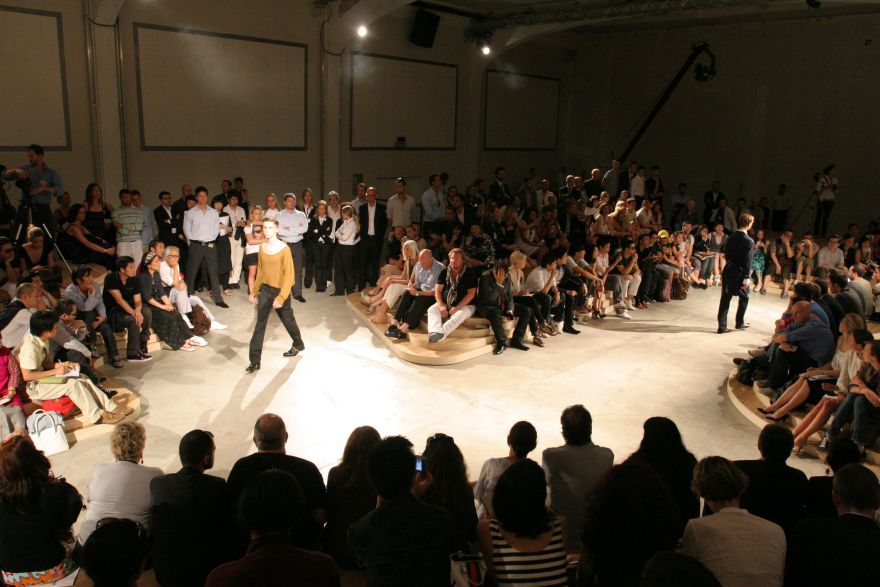 2009 春夏米兰男装秀 | PRADA 木岛舞台解读-1