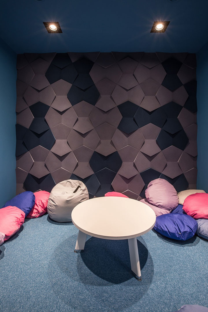 波兰 Freshmail 总部现代设计，玻璃金属诠释办公空间-19