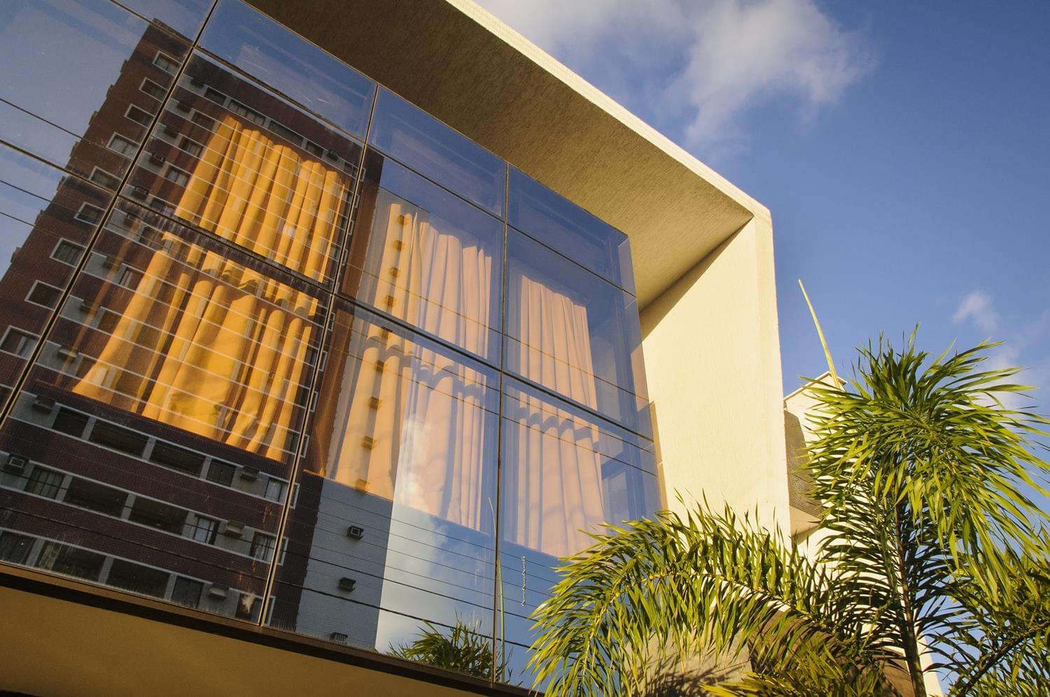 现代风格的健康诊所设计-7