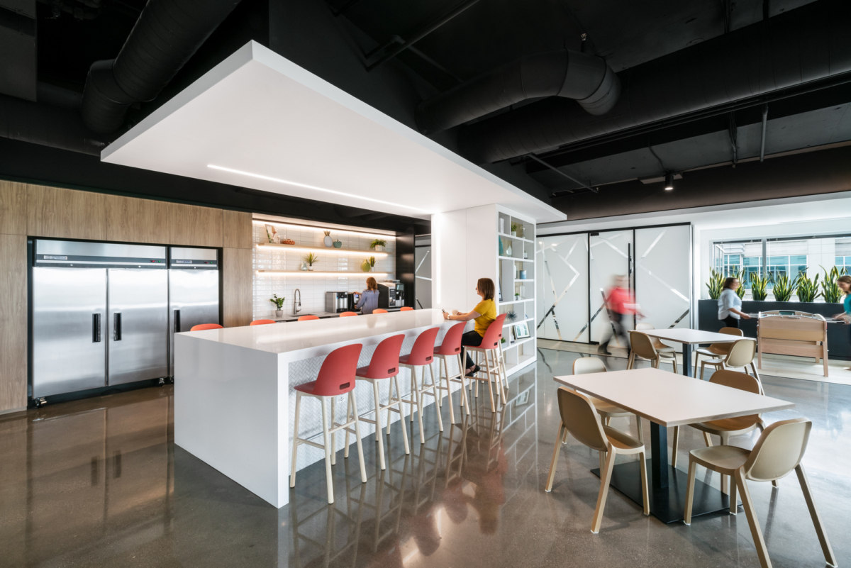 打破常规，展现活力的 KeyW 办公室设计-14