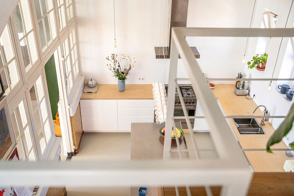 历史学校建筑改造的明亮工业风格荷兰阁楼-33