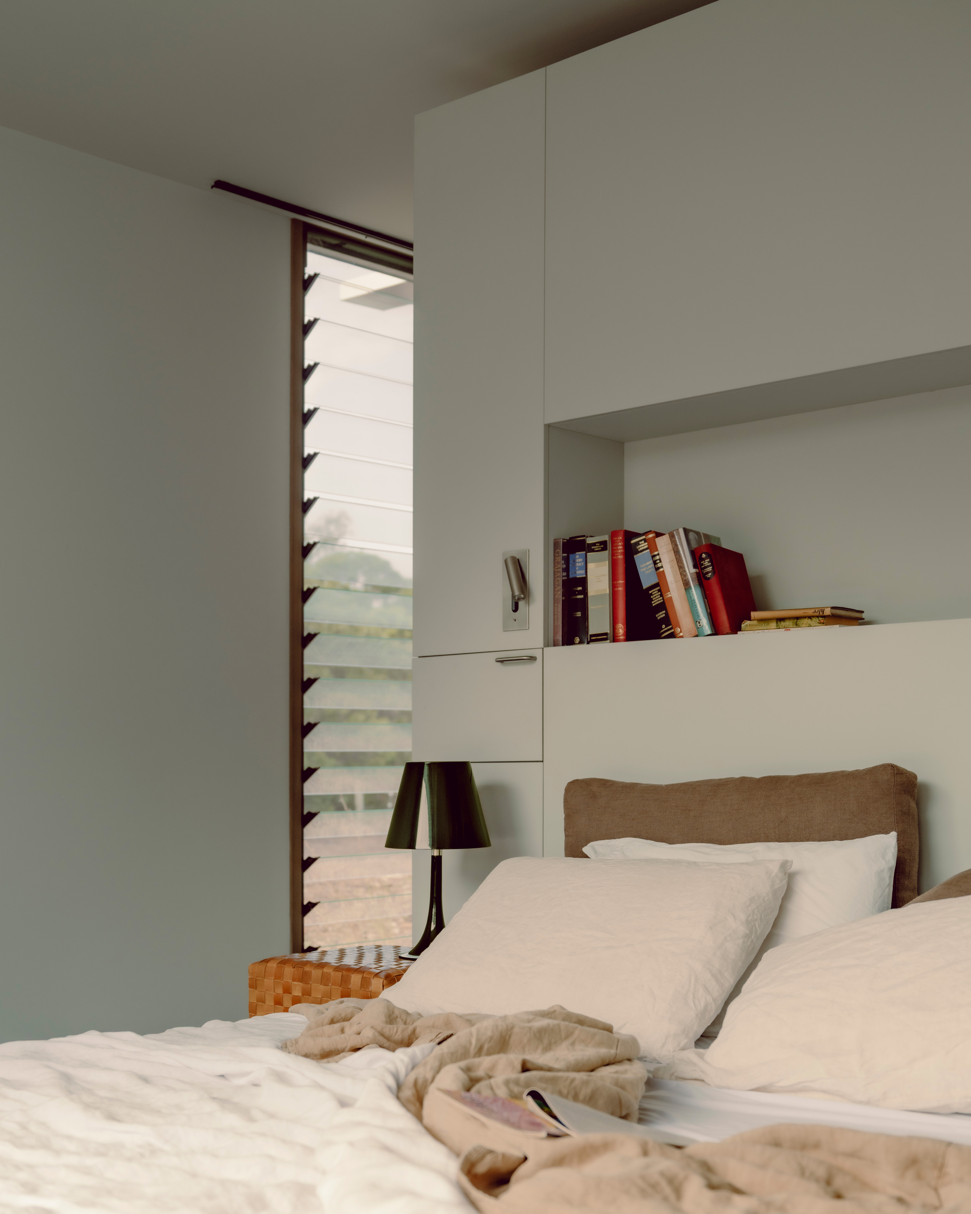 铁木树皮屋（注：Ironbark是一种澳大利亚的硬木，叫铁木树，这里推测可能是用铁木树皮建造的房屋） 丨澳大利亚丨Not All Architecture-33