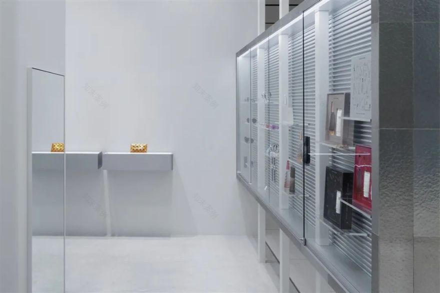 日本 BAO BAO ISSEY MIYAKE 包店设计丨Moment-9