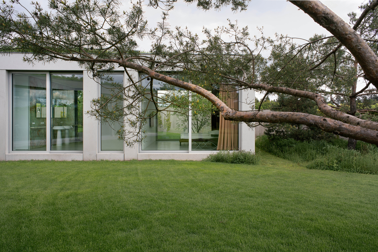 布拉格郊区别墅丨意大利布拉丨Nacházel Architekti-11