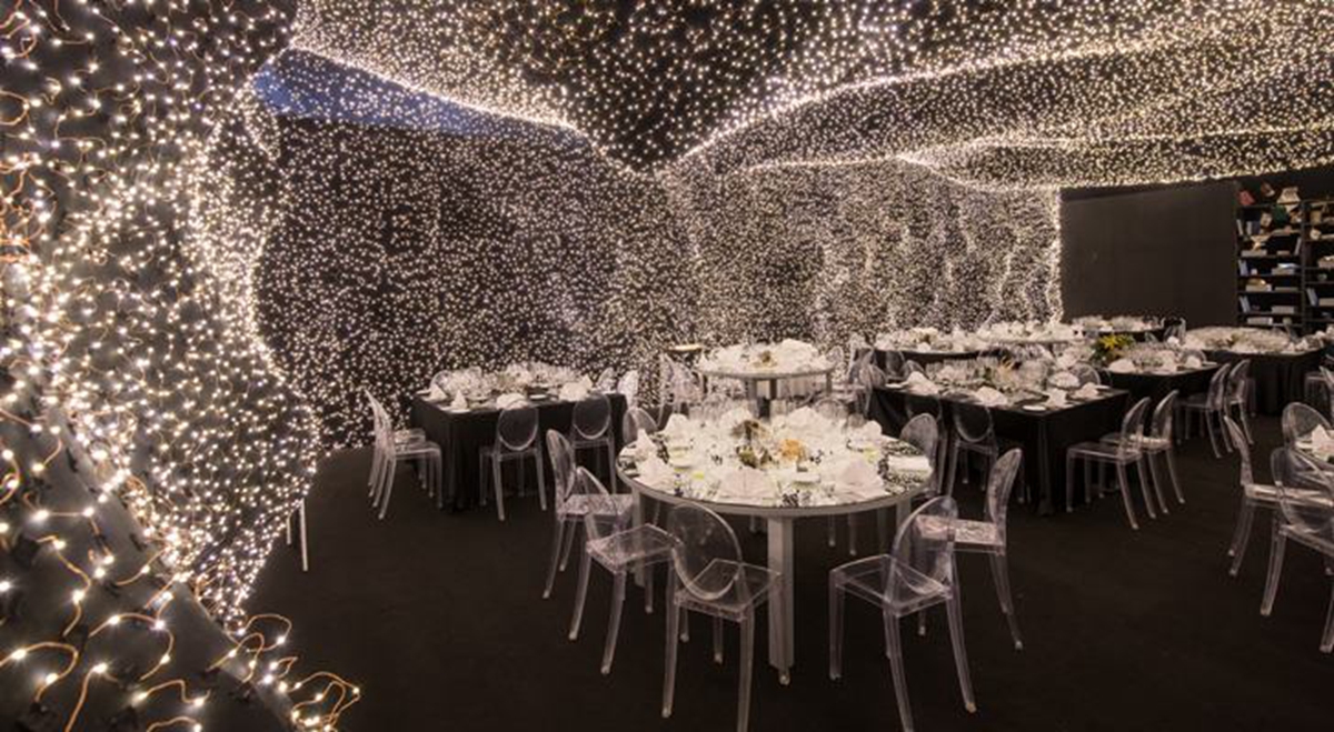 《星际穿越》餐厅 | 25 万灯泡营造浪漫星空-4