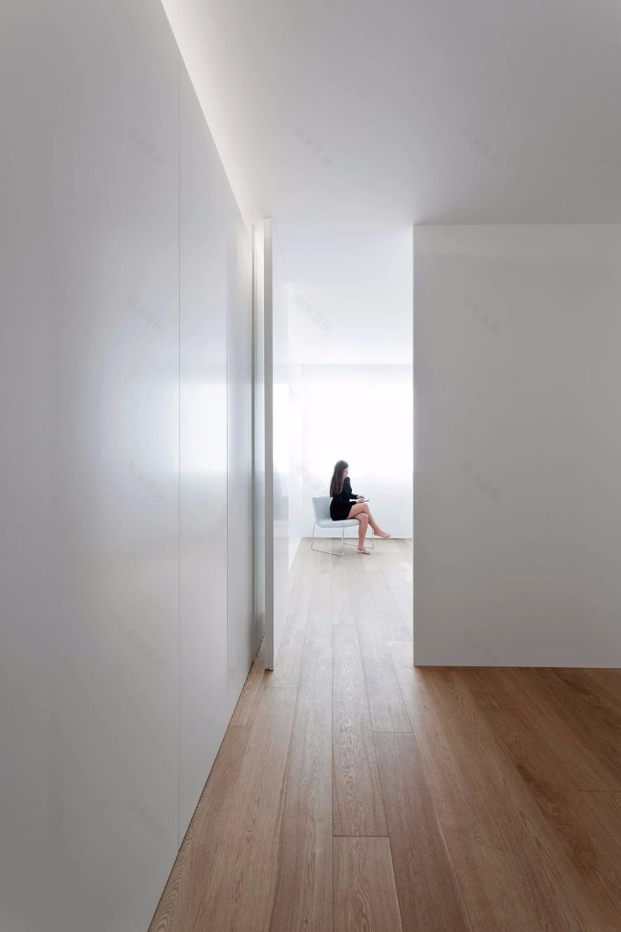 120平米的极简白公寓,用上灯带更美了!-40