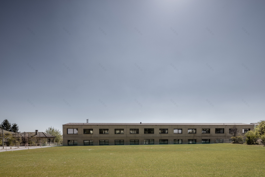 Evilard 小学扩建 | 新旧融合的室内设计-18