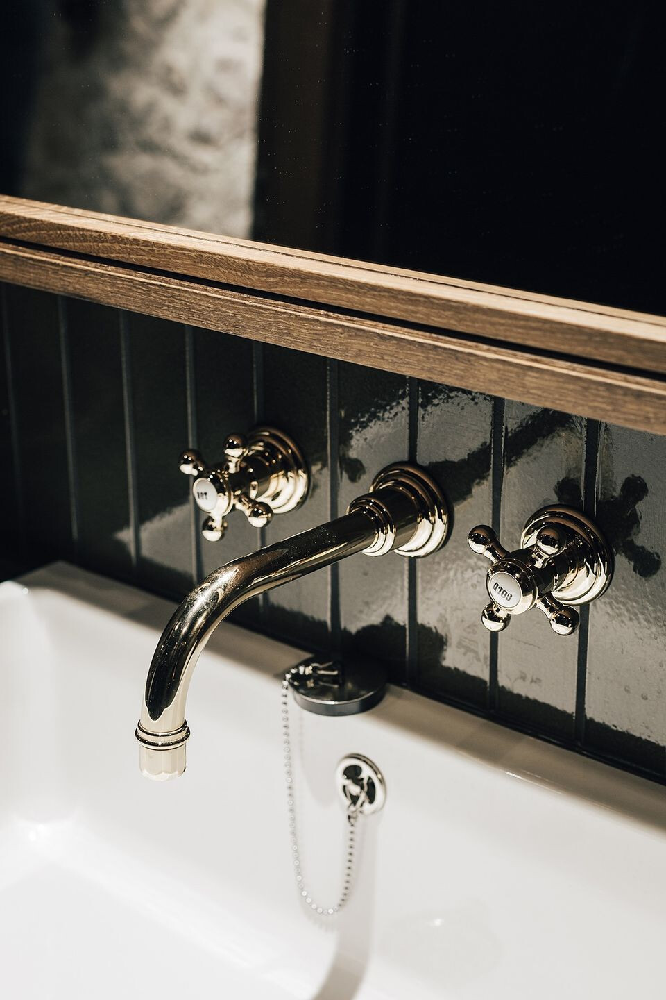 COCC· and coherent 打造瑞士圣加仑老城区温馨酒馆-21