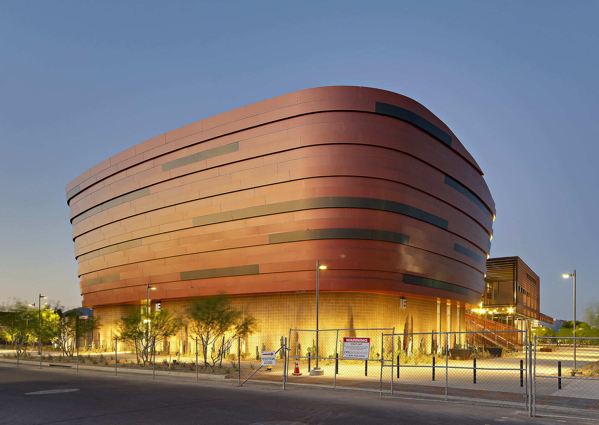 凤凰城 GateWay 社区学院 | 创新建筑融入城市更新-7