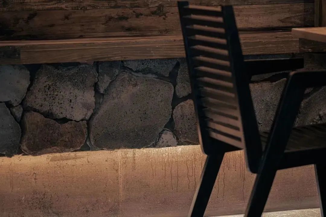 自然材质碰撞出的趣味空间：Anaago Bistro | 几里设计-54