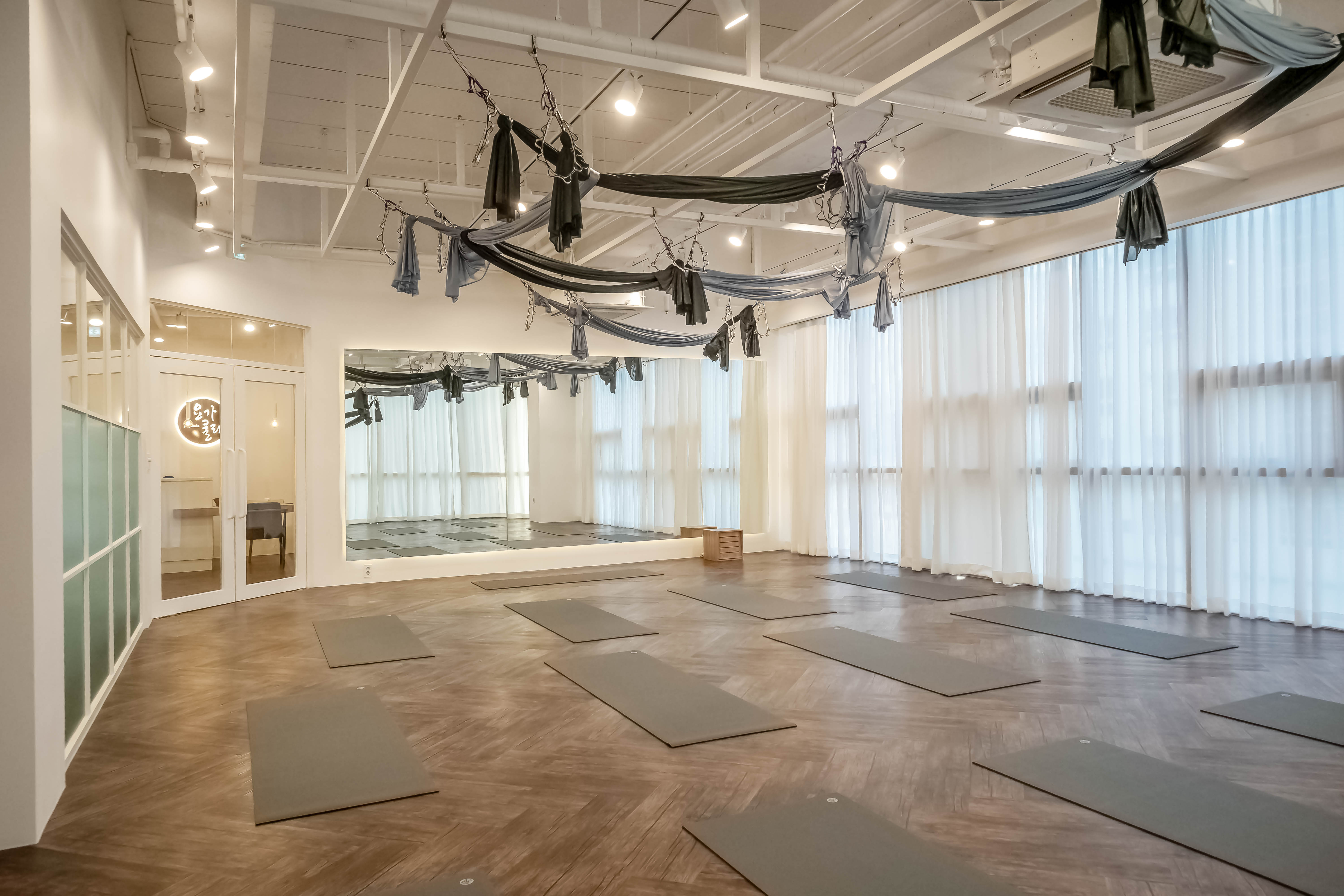 45 平米瑜伽室，极简设计诠释宁静空间-3