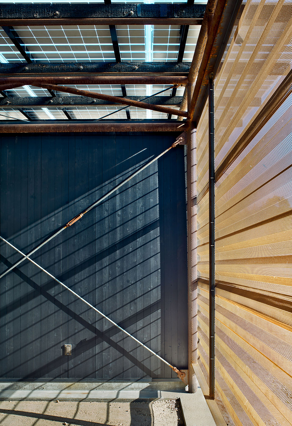 SAXUM 葡萄园设备仓库,美国加州 / Clayton & Little-15