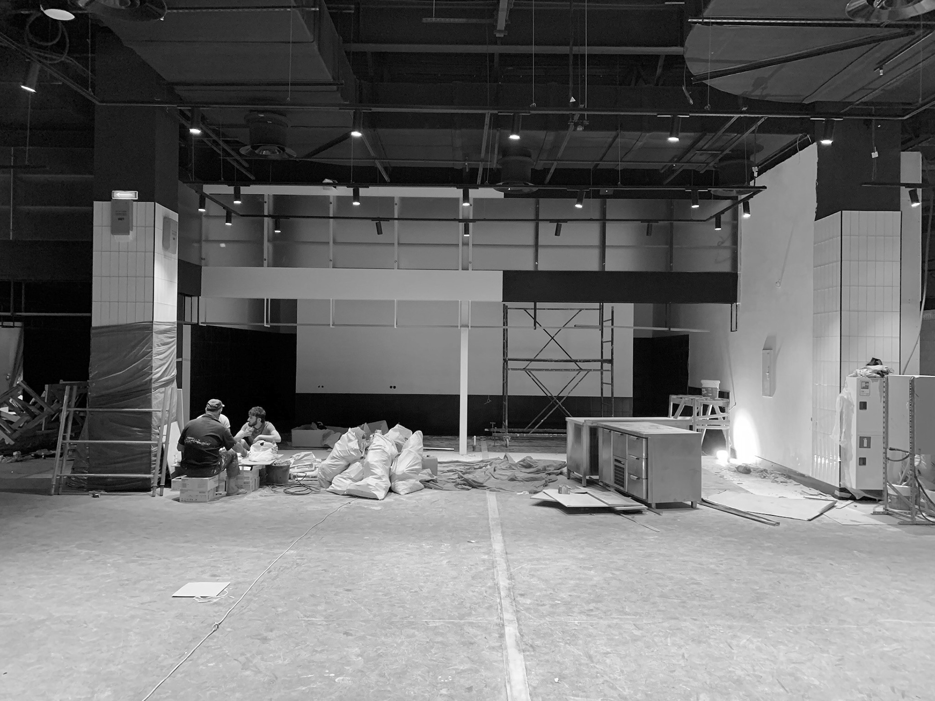 一杯葡萄酒和量杯角落丨俄罗斯圣彼得堡丨Marat Mazur-53