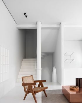 THE SKINNY HOUSE Niels Maier
