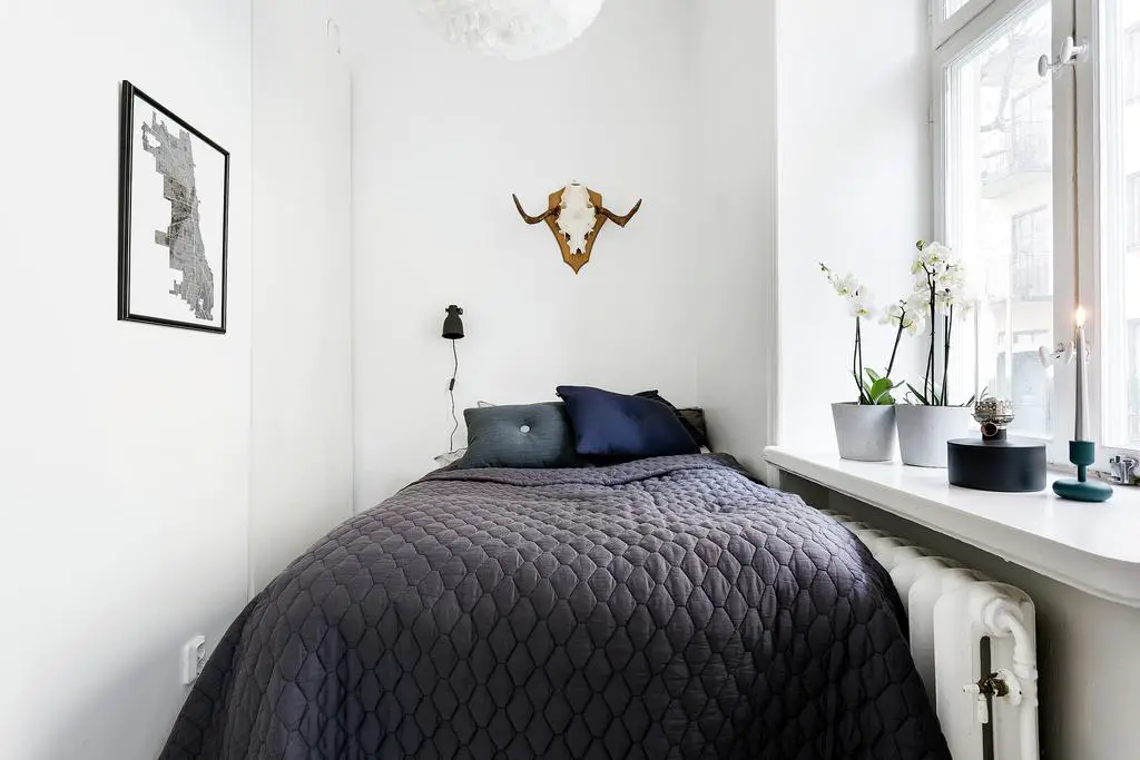 红 SMEG 厨房，温馨两居室的亮点-15