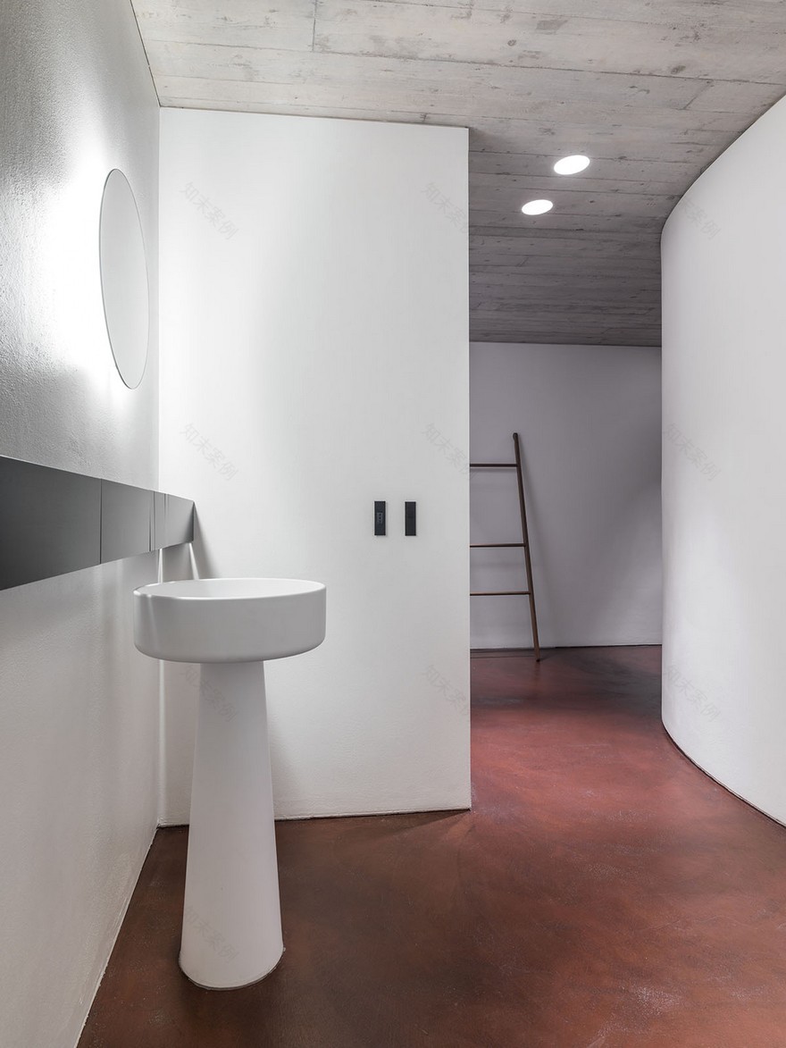 This Italian Stone House Celebrates Vernacular Architecture in a Modern Way-24